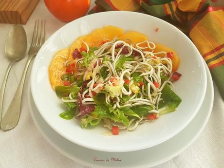 Ensalada de gulas y caqui Ensalada de gulas y caqui
