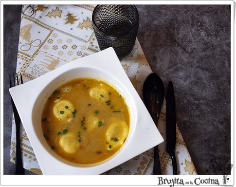 Sopa de navidad con pasta rellena (boletus y trufa)