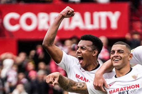 Diego Carlos y Koundé, en el once ideal de LaLiga Fantasy