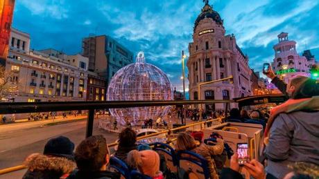 El bus de las luces de Navidad se pone en marcha El bus de las luces de Navidad se pone en marcha