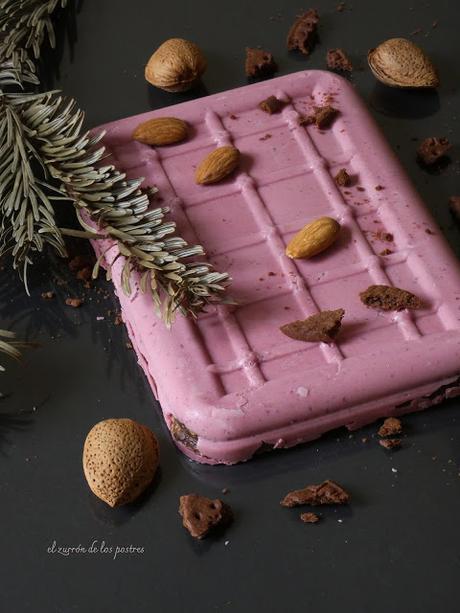 Turrón de Galletas, Almendras y Arándanos con Chocolate Ruby
