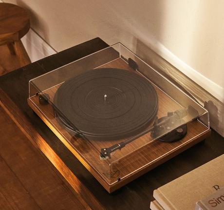 Zara Home hace un homenaje a la música y a los DJs amantes del vinilo con su colección “Música”
