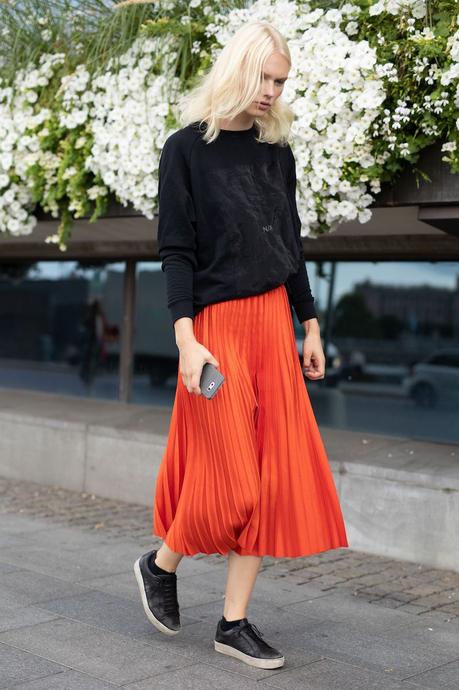 Combinar Falda Plisada Roja