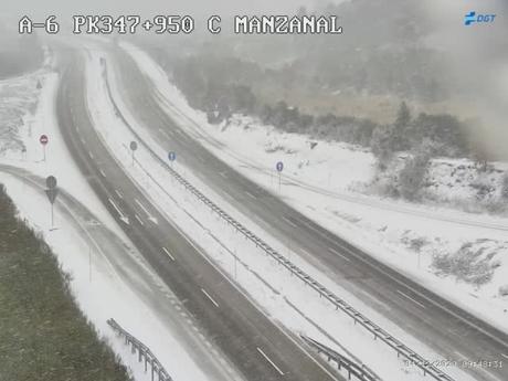 La llegada de la nieve al Bierzo genera los primeros problemas en las carreteras.