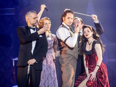 ¿ Quien Mató A Sherlock Holmes ? No Solo De Cantar Se Trata.