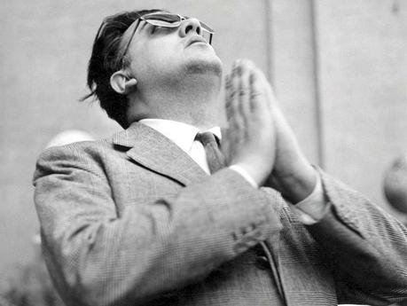 Fellini: un ojo que ríe y otro que llora Fellini: un ojo que ríe y otro que llora