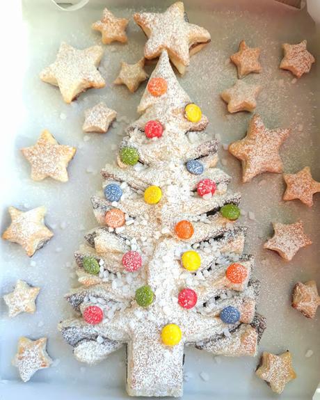 ÁRBOL DE NAVIDAD DE HOJALDRE Y NUTELLA