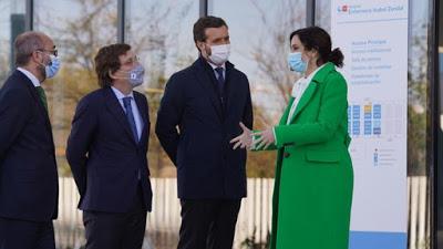 17 Comunidades Autónomas frente a la Navidad; el fusilamiento de 26 millones “hijos de puta” y el hospital de Ayuso, sin enfermos ni quirófanos.