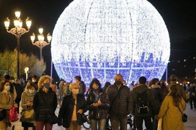 17 Comunidades Autónomas frente a la Navidad; el fusilamiento de 26 millones “hijos de puta” y el hospital de Ayuso, sin enfermos ni quirófanos.