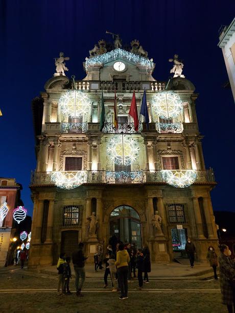 PASEOS POR LA CIUDAD