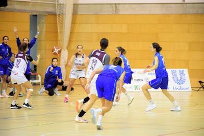 Galería de clics del Bàsquet Femení Viladecans-Bàsquet Femení Sant Adrià (Liga Femenina 2)