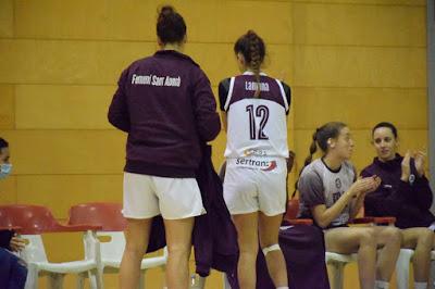 Galería de clics del Bàsquet Femení Viladecans-Bàsquet Femení Sant Adrià (Liga Femenina 2)