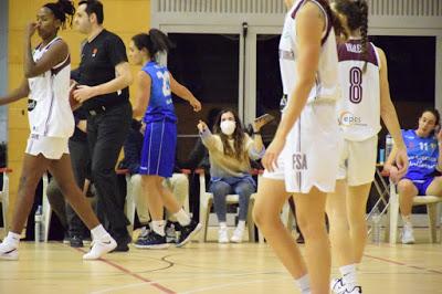 Galería de clics del Bàsquet Femení Viladecans-Bàsquet Femení Sant Adrià (Liga Femenina 2)