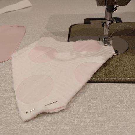 Coser pinzas mascarilla modelo 4