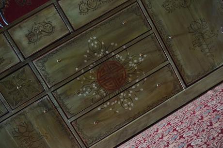 Un mueble con inspiracion tibetana