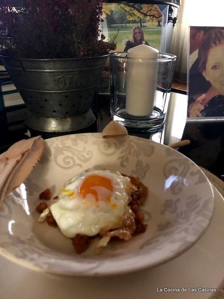 Tortos de Maíz, Picadillo de Chorizo y Huevos de Aldea: estás en Asturias Tortos de Maíz, Picadillo de Chorizo y Huevos de Aldea: estás en Asturias