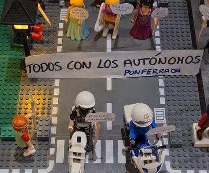 El homenaje de una familia al Hospital del Bierzo y a los autónomos con un belén de Playmobil 1