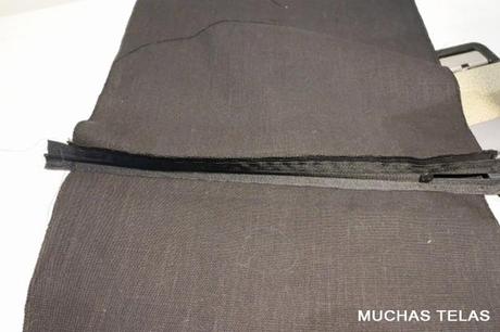 Patrones y explicaciones para confeccionar una mochila Cremallera trasera segundo lado pespunte