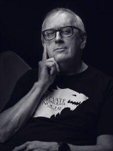 DE ENTRE EL HUMO - XABIER GUTIÉRREZ