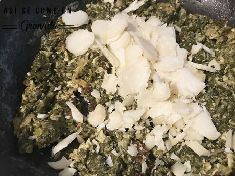 Hojaldre de espinacas, pasas y queso de cabra Hojaldre de espinacas, pasas y queso de cabra