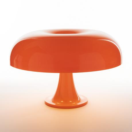 Artemide, las lámparas italianas que se convirtieron en un ícono del diseño contemporáneo ArtemideDesign-Design-Nesso-Table-Orange-White-Backgroung