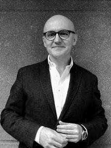 “Historia del Arte con nombre de mujer”, de Manuel Jesús Roldán “Historia del Arte con nombre de mujer”, de Manuel Jesús Roldán