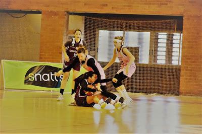 Galería de clics del Bàsquet Femení Sant Adrià-Barça CBS (Liga Femenina 2)
