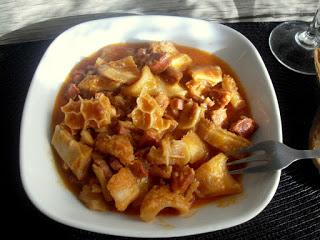 Receta de callos y morro con chorizo y jamón Receta de callos y morro con chorizo y jamón.