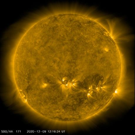 El telescopio solar más grande del mundo en Hawái lanza su primera impresionante imagen de una mancha solar de 16.000 kilómetros de ancho, donde pudiera caber la Tierra fácilmente