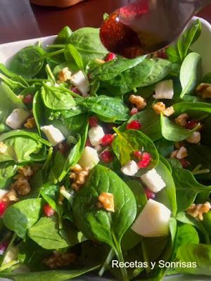 ENSALADA DE ESPINACAS , GRANADA Y PERA