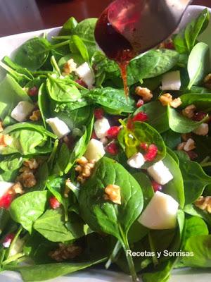 ENSALADA DE ESPINACAS , GRANADA Y PERA