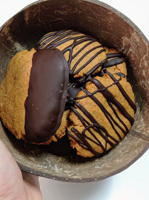 Galletas integrales de crema de cacahuete y chocolate - Sin lácteos ni huevo Galletas integrales de crema de cacahuete y chocolate - Sin lácteos ni huevo