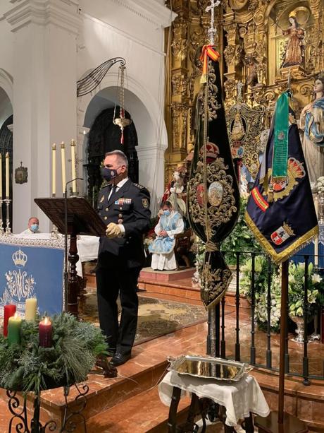 La Comisaría de Policía Nacional en Dos Hermanas recibe el reconocimiento de la Hermandad del Rocío de la localidad Nazarena La Comisaría de Policía Nacional en Dos Hermanas recibe el reconocimiento de la Hermandad del Rocío de la localidad Nazarena
