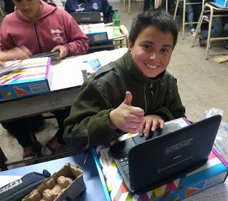 Entregará tablets, celulares y notebooks a estudiantes