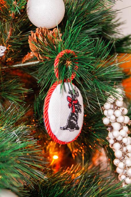 DIY: adornos de punto de cruz para el árbol de Navidad