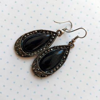 ¿Negro o burdeos? Ayúdame a elegir entre dos looks de fiesta 13