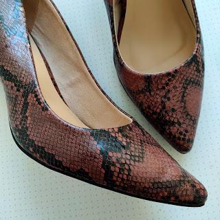 ¿Negro o burdeos? Ayúdame a elegir entre dos looks de fiesta 03