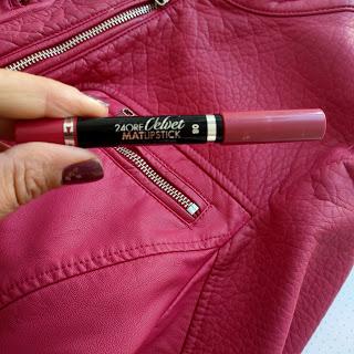 ¿Negro o burdeos? Ayúdame a elegir entre dos looks de fiesta 15