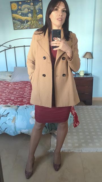 ¿Negro o burdeos? Ayúdame a elegir entre dos looks de fiesta 10