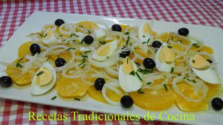 Cómo hacer una ensalada de naranja y bacalao muy sabrosa y original