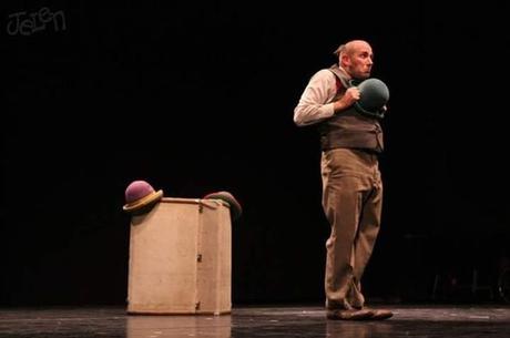 'El Comediante' Espectáculo familiar de circo y malabarismo en el Teatro de Cubillos del Sil 7