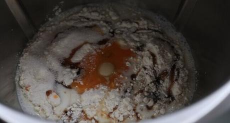 Echar los ingredientes en el vaso y mezclar todos los ingredientes