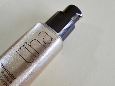 Máscara de pestañas Secret e Iluminador de rostro y cuerpo de Natura Argentina, a prueba.