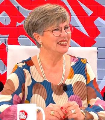 ECHAR LA VISTA ATRÁS PARA MIRAR AL FUTURO (MI COCINA CARMEN ROSA)