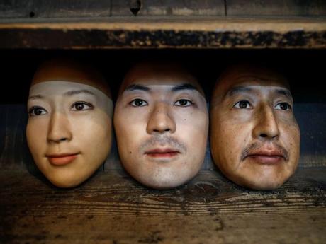 Compra una cara: Nuevas mascarillas hiperrealistas en Japón