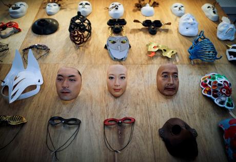 Compra una cara: Nuevas mascarillas hiperrealistas en Japón