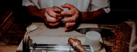 Torcedor de puros propone córner de puros para bodas y eventos