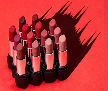 Luce como una Diva estas Navidades con las Novedades de Maquillaje de Deborah Milano milano-red-mat-tonos