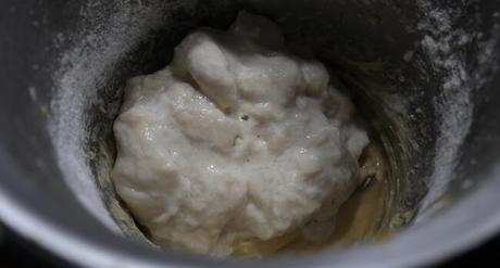 Mezclar la masa y dejar fermentar