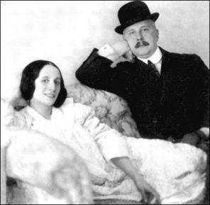 419155_10__103-600x587 Anna Pavlova